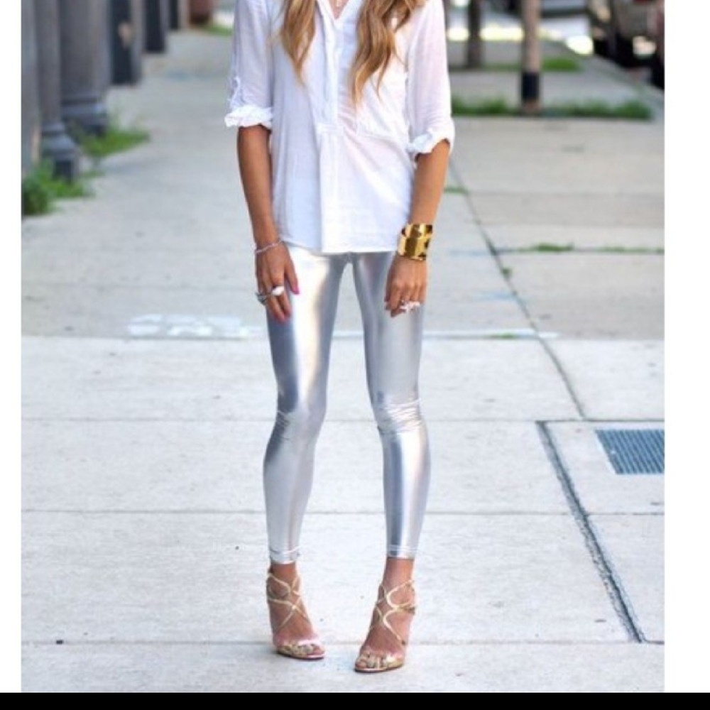LEATHER METALLIC LEGGINGS IN SILVER - Picture 5 of 5